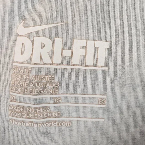 #152 3/$18 - Nike Gray/Pink V Neck Short Sleeve Top Size XL - Picture 4 of 5